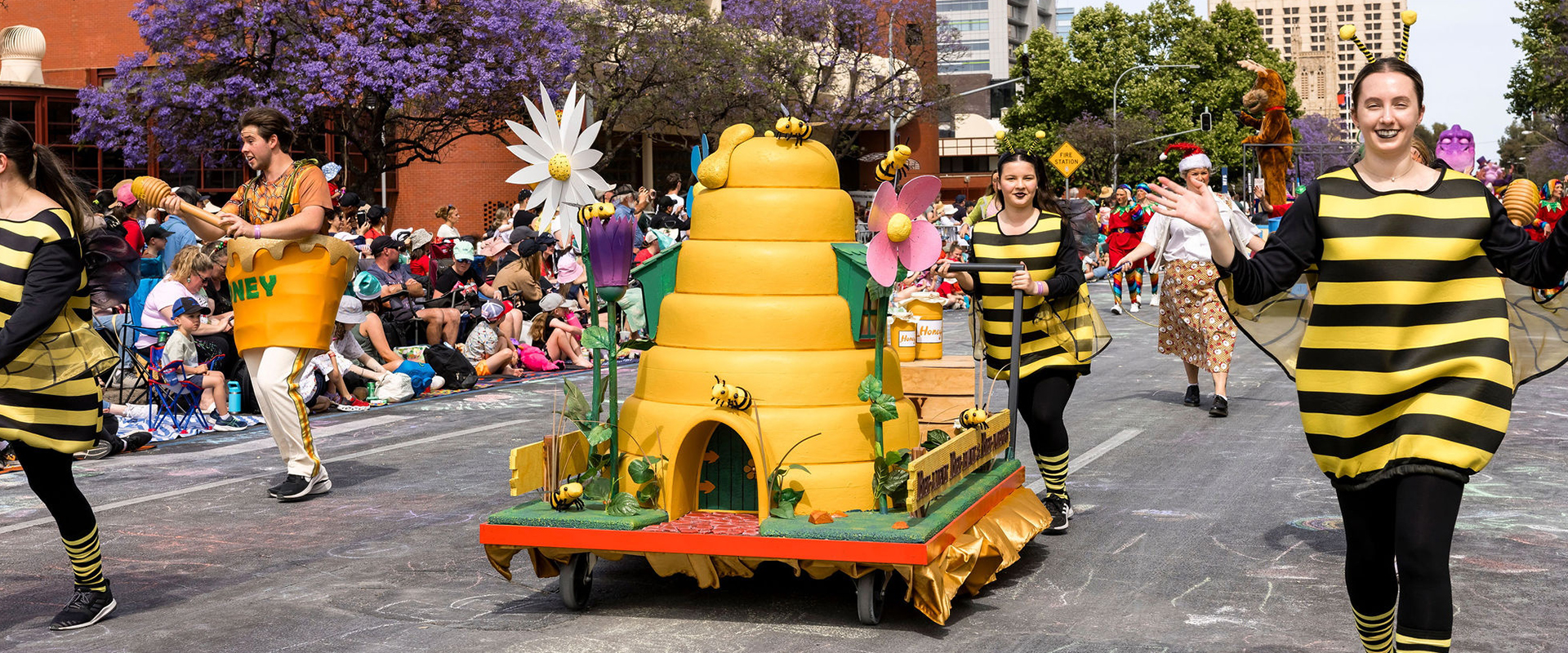 Minifloat Competition Christmaspageant 1920X800